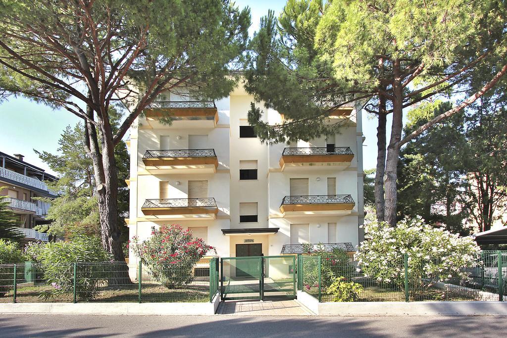 Residenza Ibsen Lignano Sabbiadoro Quarto foto