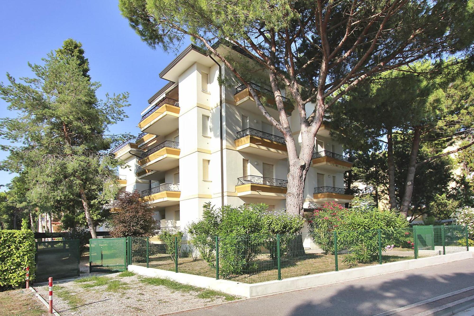 Residenza Ibsen Lignano Sabbiadoro Exterior foto