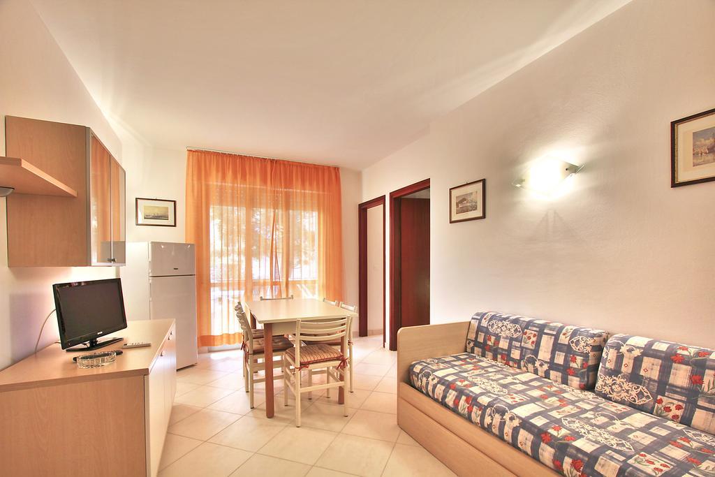 Residenza Ibsen Lignano Sabbiadoro Quarto foto