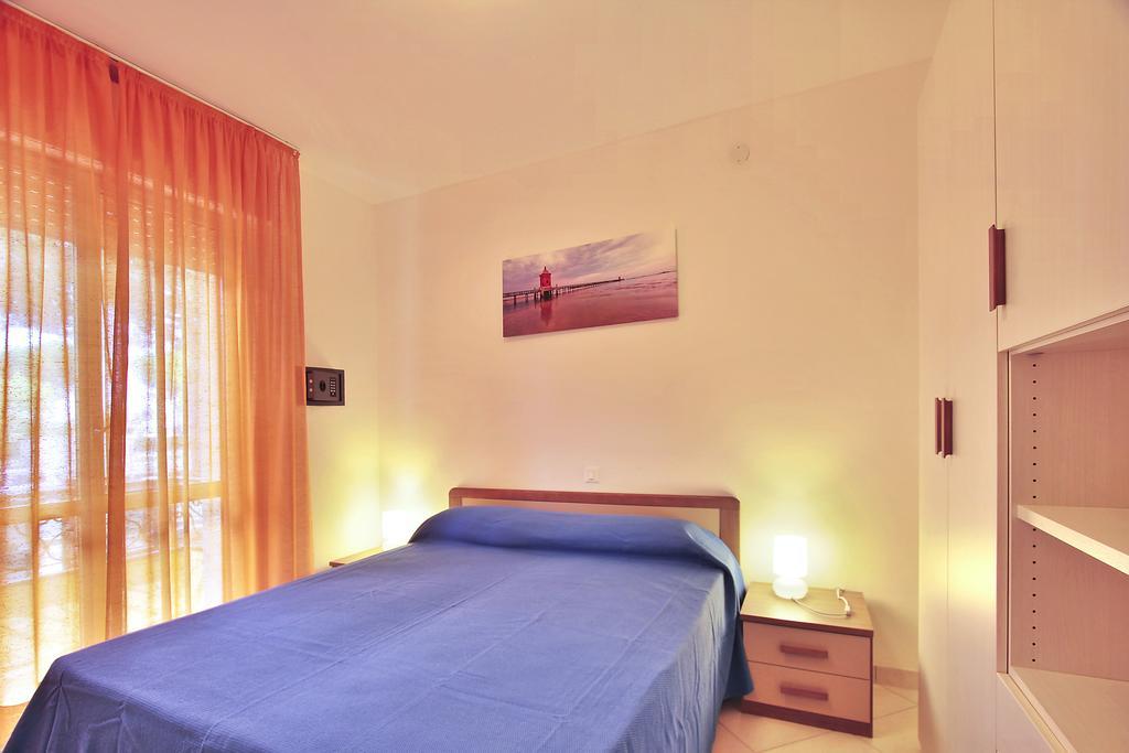 Residenza Ibsen Lignano Sabbiadoro Quarto foto